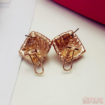 【天夫飾品促銷大優(yōu)惠尾單耳釘套裝合格品質(zhì)量廠家混批珍珠水鉆好耳針耳釘 耳飾 隨機(jī)拼裝 花朵 星星 小星星耳釘 地?cái)傎u什么】哈爾濱市透籠輕工批發(fā)市場天夫飾品行 - 產(chǎn)品庫