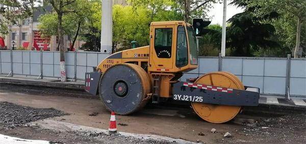 整條路徐工造 徐工成套道路機(jī)械在河北市政各顯神通